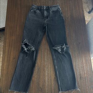 Hollister ultra high-Rise 90’ vintage straight 
Distressed Black Jeans s…